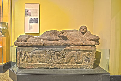 estruscan sarcophagus