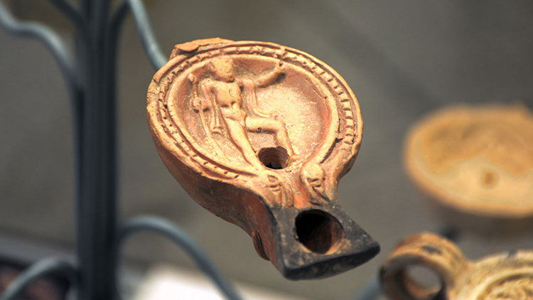 At-Home Anthro Live: Design Your Own Roman Oil Lamp